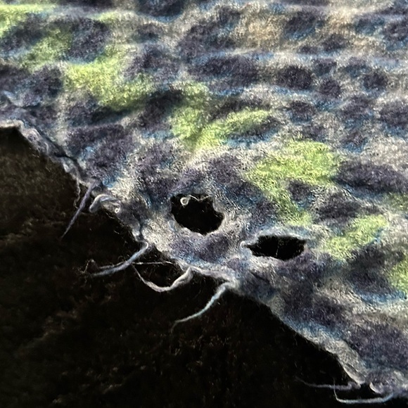 Louis Vuitton leopard scarf - Picture 12 of 15